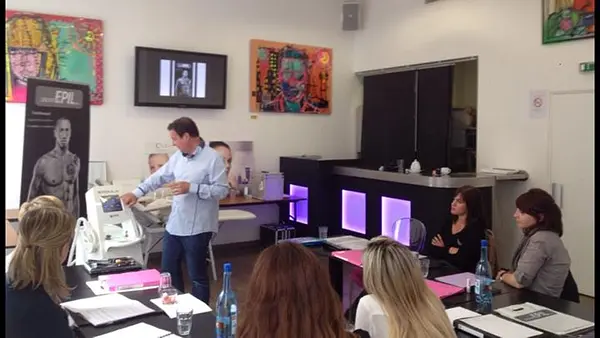 En direct... Formation ! Ça bosse dur..!