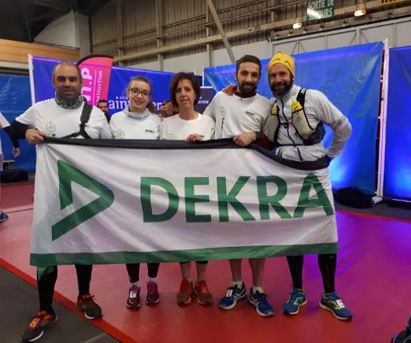 Six coureurs ont couru sous les couleurs de DEKRA lors du Sainte Trial Urbain, à Saint-Etienne, pour aider la structure ASSE Cœur Vert à soutenir leurs associations partenaires. 