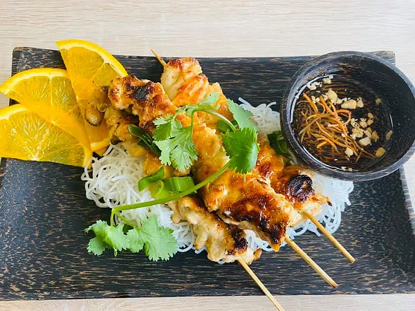 Brochettes de poulet à la citronnelle.