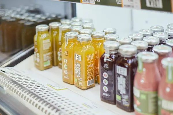 Naturalia s’adresse aux inconditionnels des produits biologiques, mais aussi aux nouveaux convertis soucieux de la qualité de leur alimentation et de l’environnement.
