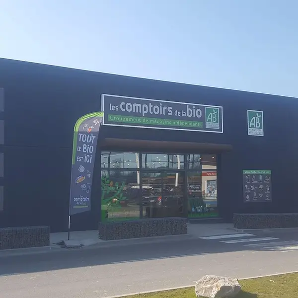Supermarché Comptoirs de la bio à Somain. 