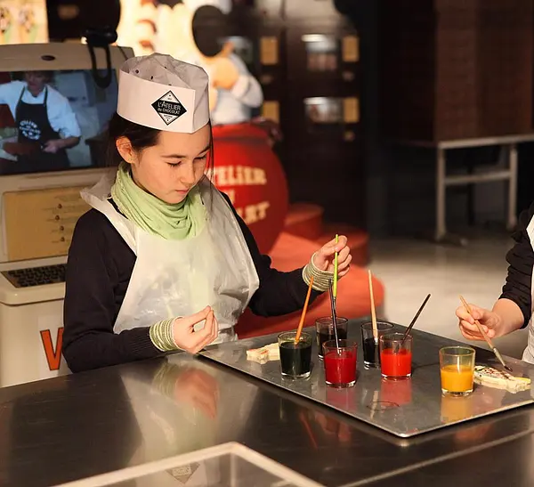 L'Atelier du Chocolat au Salon Môm'Expo 2016 avec une activité ludique et gourmande pour les petits chefs en herbe.