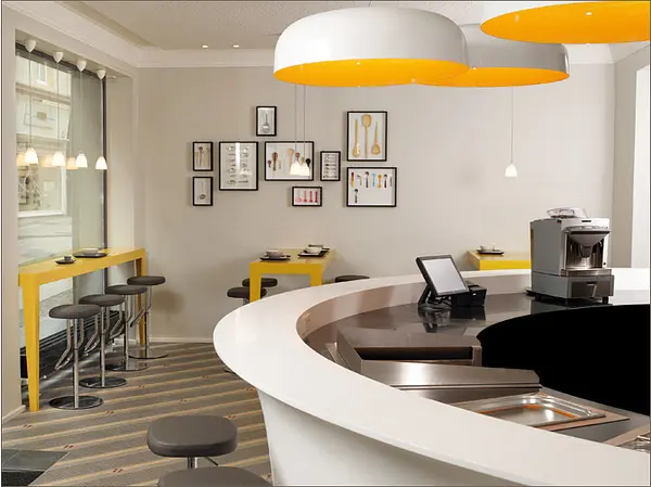 Design contemporain pour un compromis entre fast food et slow food