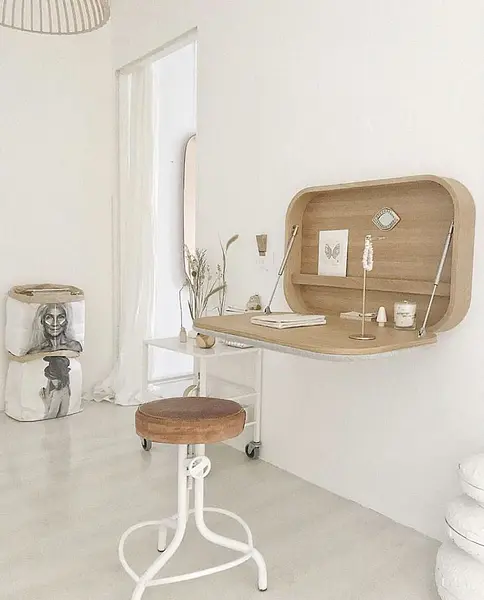 bureau mural NUBO signé Ligne Roset.
