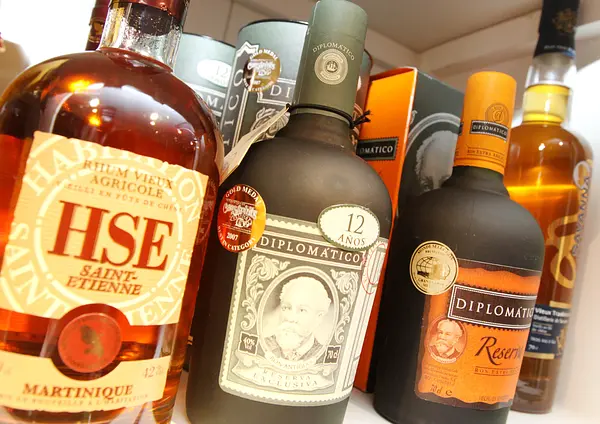 Nous offrons également une large gamme de rhums, whiskies et spiritueux !