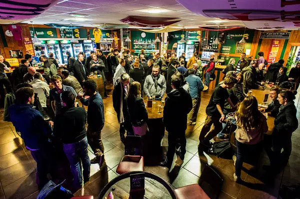 Un espace bar, convivial et propice à la dégustation !