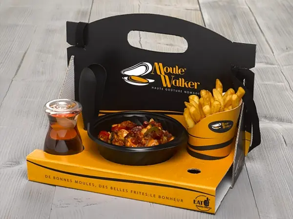 Moule Walker propose des "moule-frites" au cœur des villes, en voyage, au travail, en bord de plage, en livraison ou lors d’événements culturels, sportifs ou associatifs.