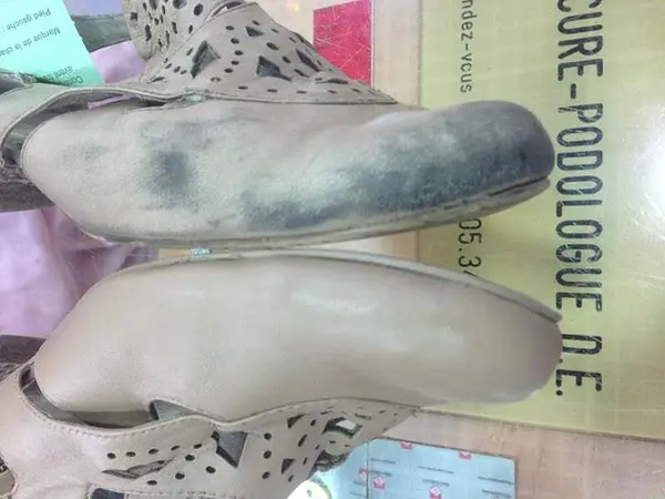Toutes les boutiques Mister Minit France proposent un nouveau produit : le rénovateur cuir Tarrago. Merci à l'équipe de la boutique de Carrefour Purpan pour ces photos qui reflèten