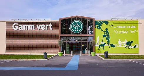 Points de vente situés en centre commercial, périphérie, emplacement N°1 et 1bis pour une surface de vente comprise entre 1500 et 6000m2.