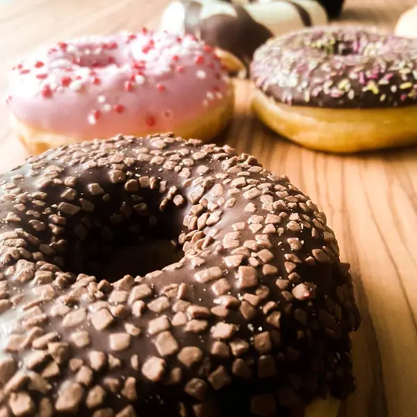 Un petit plaisir avec les donuts Miss Cookies Coffee, moment de douceur garanti 