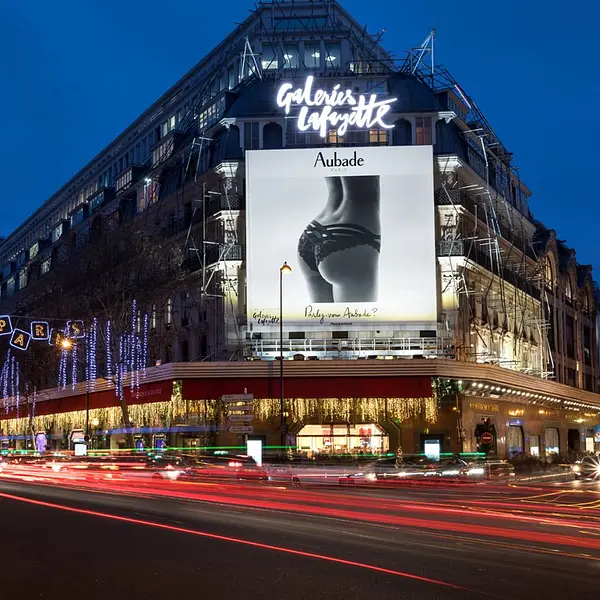 Retrouvez Aubade aux Galeries Lafayette du Boulevard Hausmann, la marque voit les choses en grand pour la fin d’année 2018 