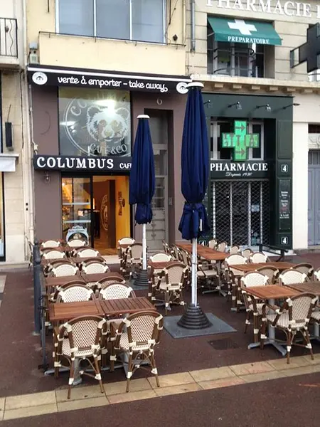 Le Columbus Café & Co du vieux port de Marseille.