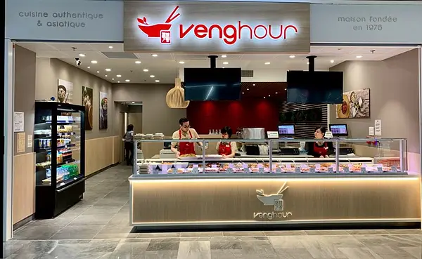 Veng Hour au centre commercial SO OUEST. 
