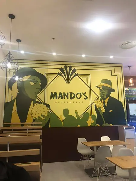 La décoration intérieure du restaurant Mando's à Sèvres. 