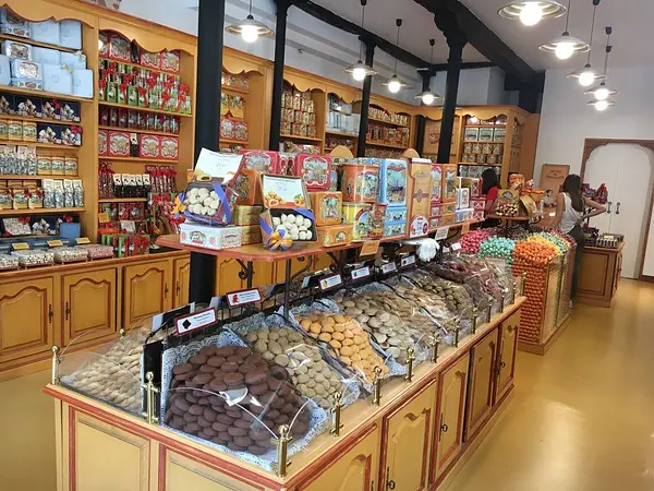 Un visuel rétro pour une image de confiserie et de chocolaterie.