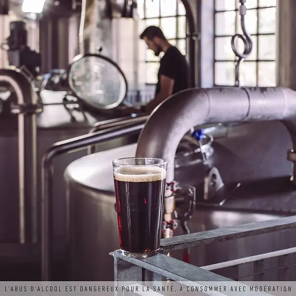 Ninkasi propose une bière en collaboration avec "Une Petite Mousse - la Brasserie". 