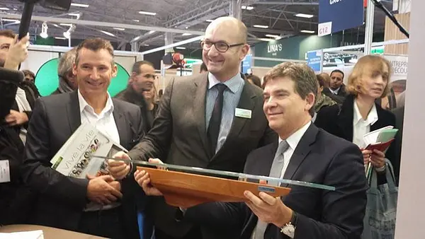 Salon Made In France, nous étions ravis d'accueillir Arnaud Montebourg. Et pour la petite histoire, il a adoré notre étagère Gautier made in Vendée