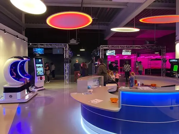 Intérieur du Virtual Center de Chambly.