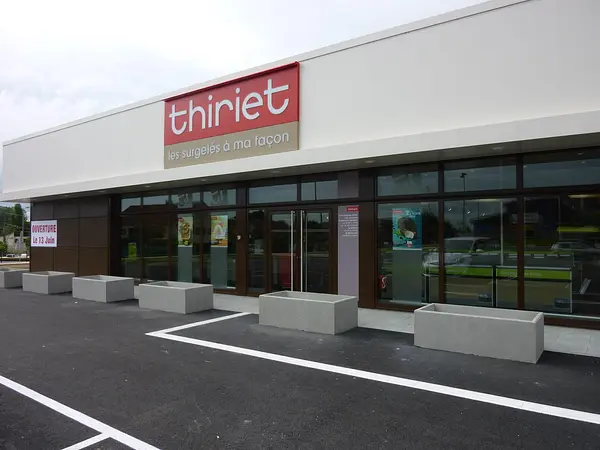 Le magasin Thiriet à Saint Denis Les Sens. 