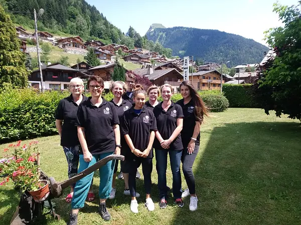 Les équipes de Morzine sont à pied d'œuvre pour la préparation des logements. 