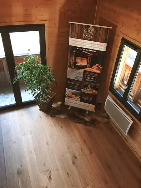 L'intérieur d'un centre de services de la franchise les services d'Aline. 