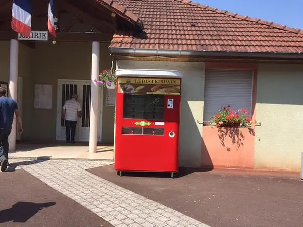 Une borne distribution automatique de pain. 