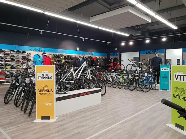 Intérieur d'un magasin Culture Velo.