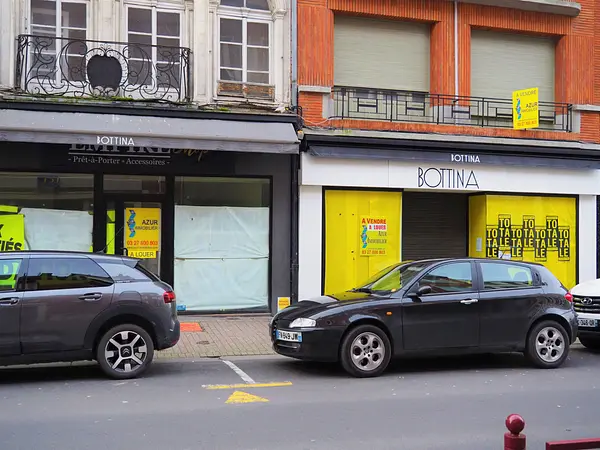 Emplacement n°1 de 175m²  à Douai — photo