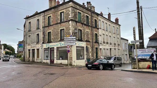 Local commercial, 40 m² très lumineux à Avallon — photo