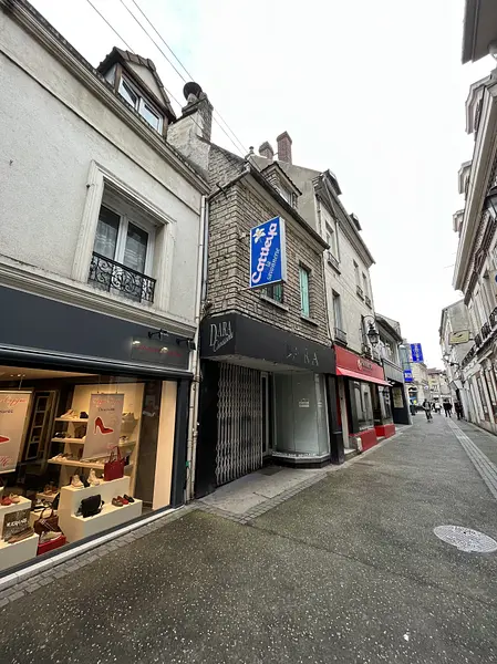RUE COLMAR à Mantes-la-Jolie — photo