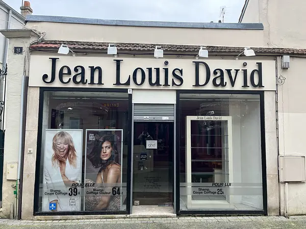 LOCAL COMMERCIAL (Salon de coiffure) à Mantes-la-Jolie — photo