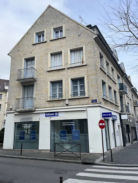 Local commercial à Mantes-la-Jolie — photo