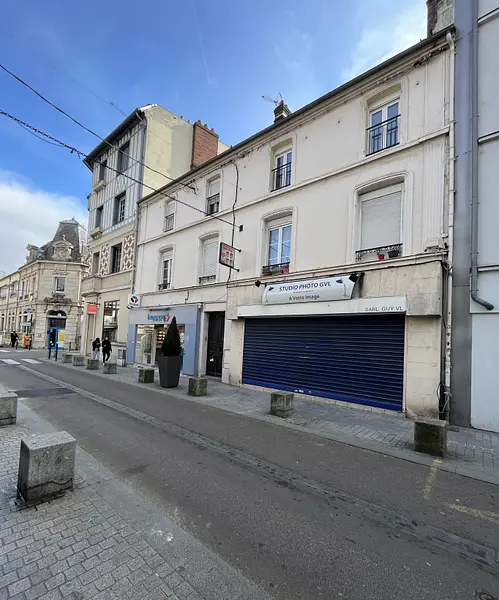 Local commercial à Mantes-la-Jolie — photo