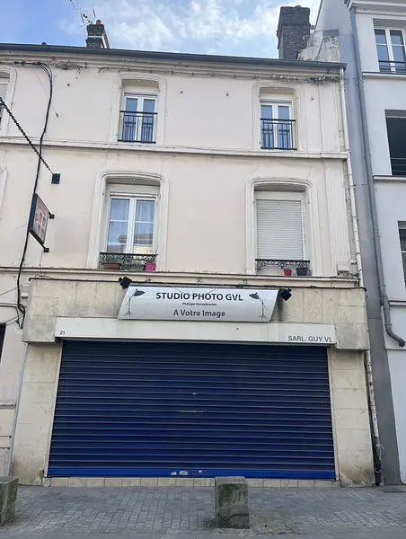 Local commercial à Mantes-la-Jolie — photo