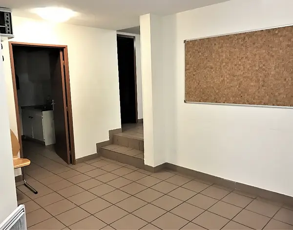 Location local commercial à Albi — photo