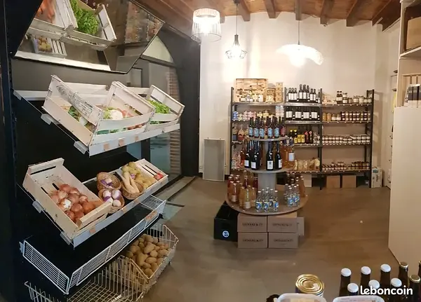 Local commercial centre-ville à Albi — photo