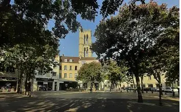 Local commercial à Mantes-la-Jolie — photo