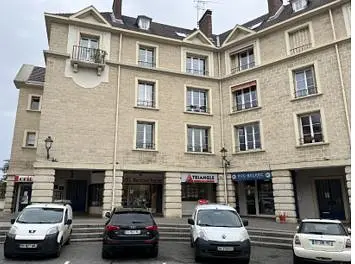 Local commercial à Mantes-la-Jolie — photo
