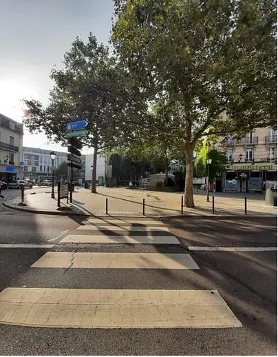Local Commercial à Mantes-la-Jolie — photo