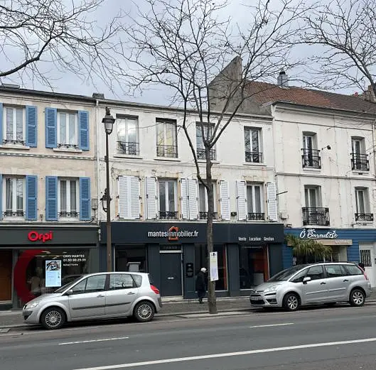 Avenue de la République  à Mantes-la-Jolie — photo