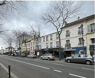 Avenue de la République  à Mantes-la-Jolie — photo