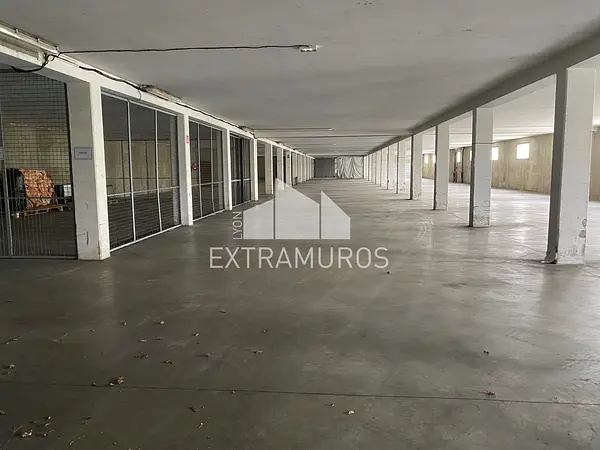 Entrepôt en zone d'activités économiques à Savigny — photo