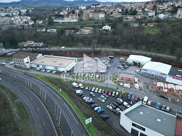 Local zone commerciale à Fleurieux-sur-l'Arbresle — photo