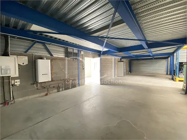 local d'activité / entrepôt à Fleurieux-sur-l'Arbresle — photo