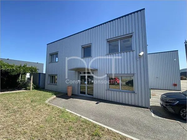 local d'activité / entrepôt à Fleurieux-sur-l'Arbresle — photo