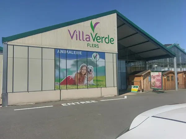  LOCAL COMMERCIAL A VENDRE OU A LOUER (Ex Villa Verde) à La Lande-Patry — photo