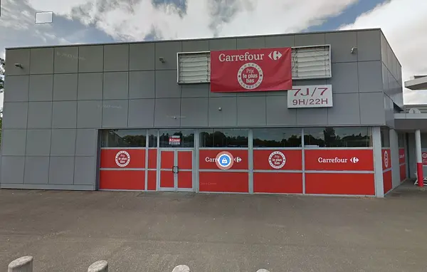 Local - Galerie Carrefour Market à Saint-Georges-des-Groseillers — photo