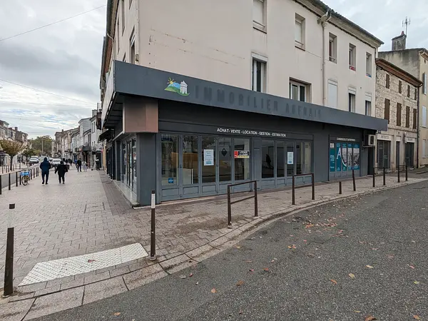 Local commercial - emplacement premium double exposition - 165m2 à Agen — photo