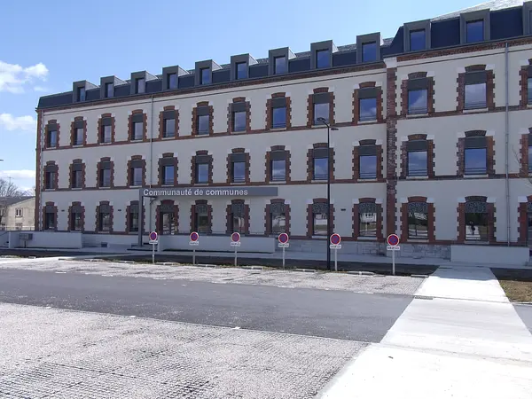 Locaux administratifs à Châteaudun — photo