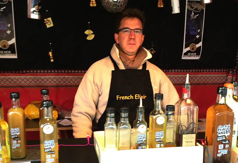 Marché de Noël: l'équipe d'inSiti à la rencontre des commerçants de Dinan (22)